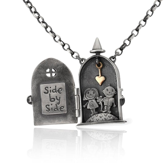 'Side by Side', locket