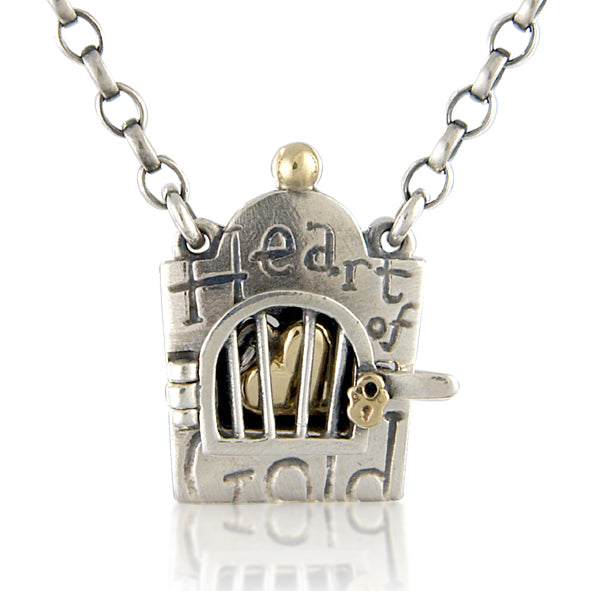 Heart of Gold, Locket